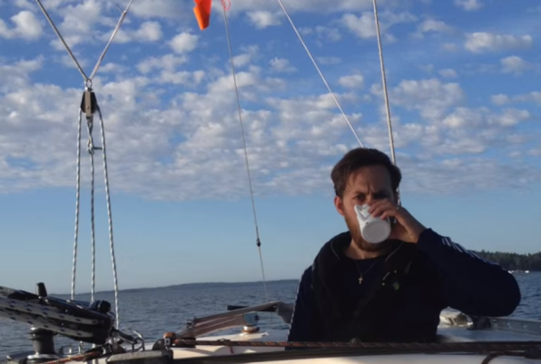 Victor Gillander på Carrera Helmsman "Saga" seglar Ensamseglingen 2015 i Stockholm